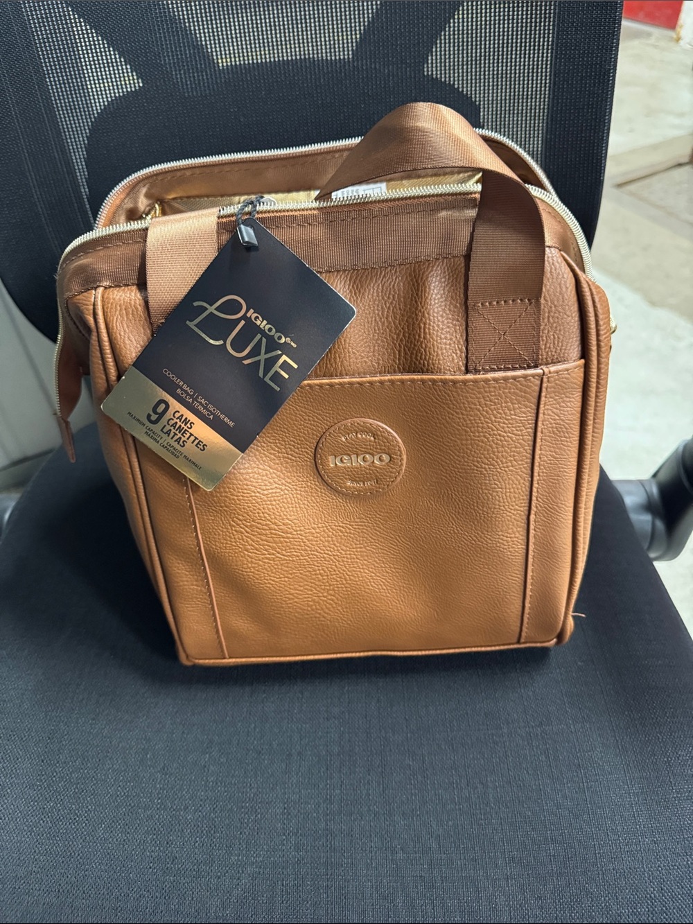Igloo Luxe Tan/Brown Toiletry & Travel Cooler Bag